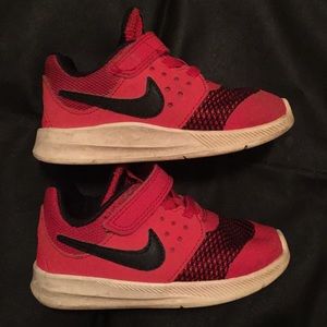 Nike Toddler Boy Tennies Size 7